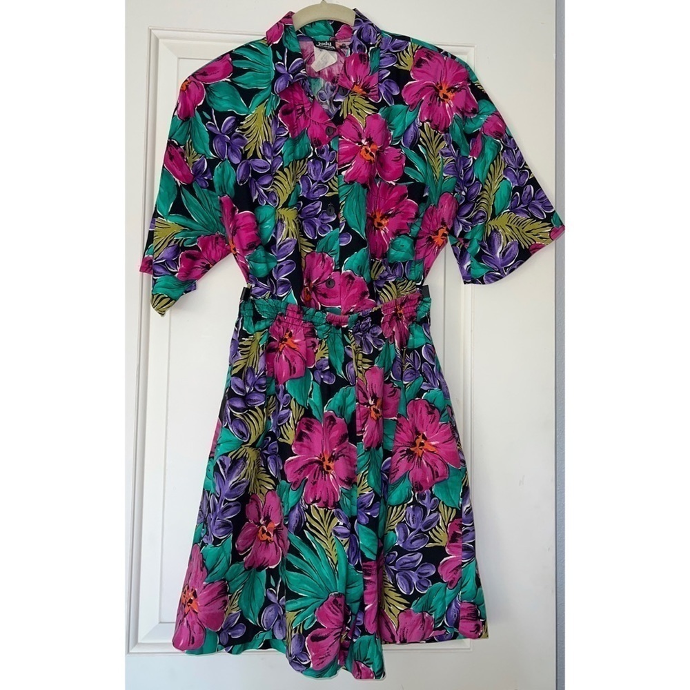 ***vintage**** JUDY KNAPP FLORAL PRINT TOP AND SHORTS SET - SIZE M - Picture 2 of 5
